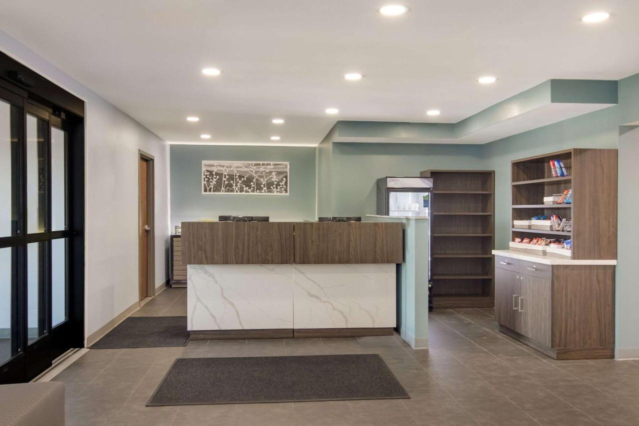 Sleep Inn & Suites Clarion, Pa Near I-80 Bagian luar foto
